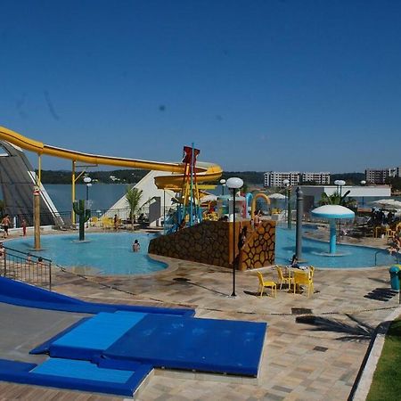 Resort Do Lago Apart Caldas Novas Bagian luar foto